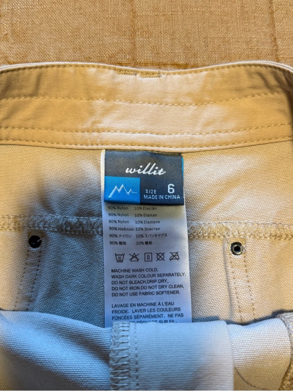 Shorts - Picture 3 of 5